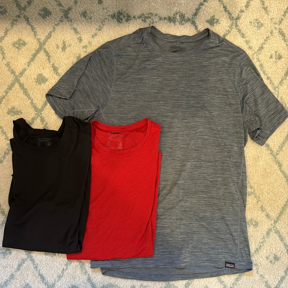 3 Men’s Patagonia Capilene Cool Lightweight fast drying shirts - size Medium M